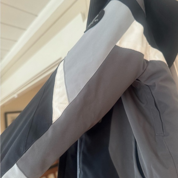 Obermeyer Mach ski coat teen size XS6-7 - Picture 8 of 10